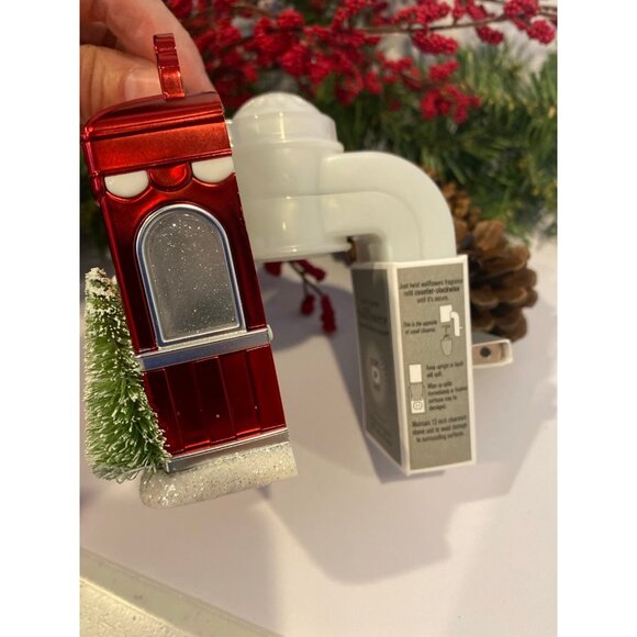 Bath & Body Works “Hot Cocoa Stand” Nightlight Wallflower Plug -New with tag - Picture 3 of 9